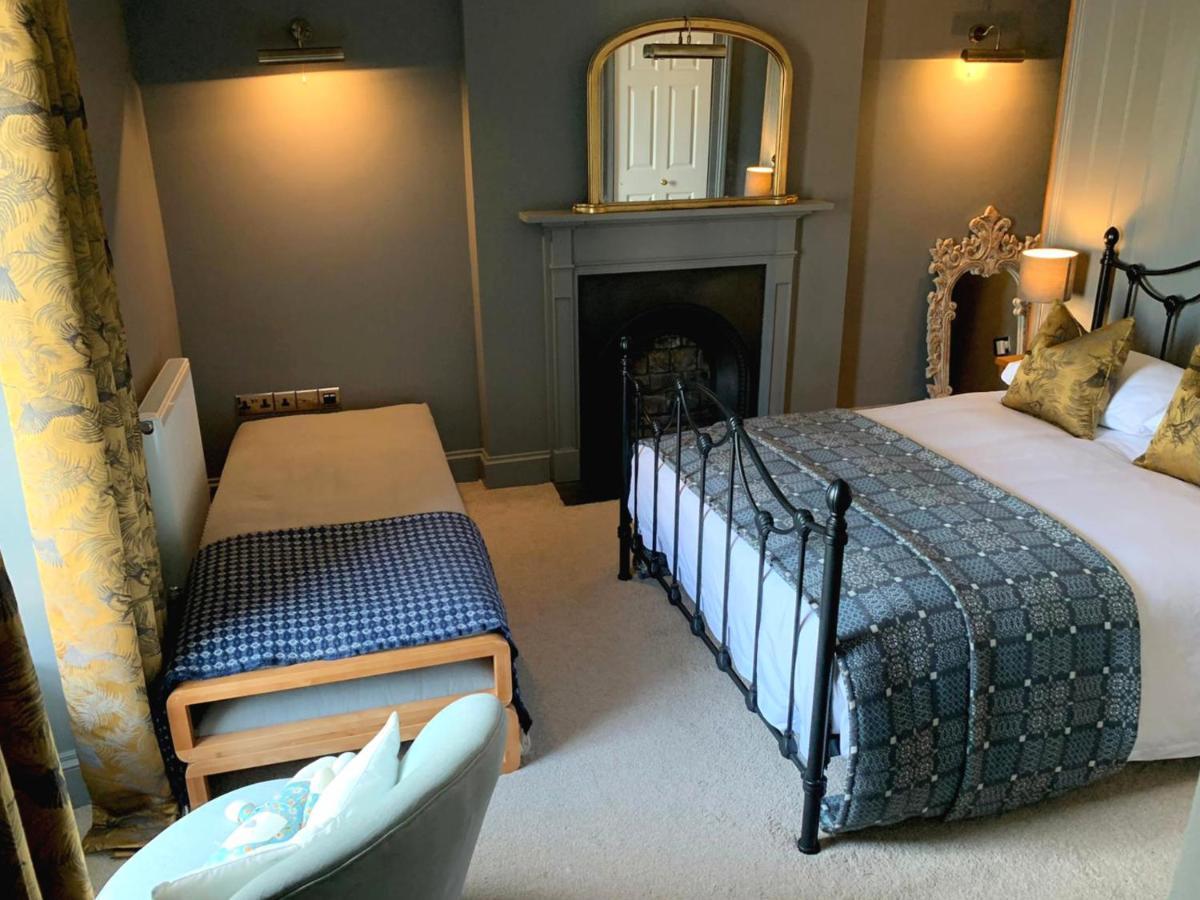 Dylan Thomas Sea View Bed and Breakfast Laugharne Buitenkant foto