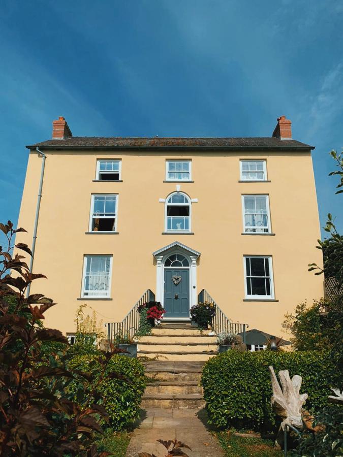 Dylan Thomas Sea View Bed and Breakfast Laugharne Buitenkant foto