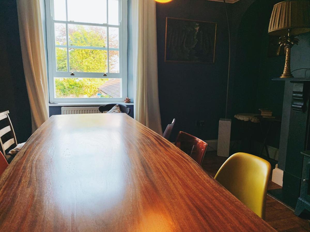 Dylan Thomas Sea View Bed and Breakfast Laugharne Buitenkant foto