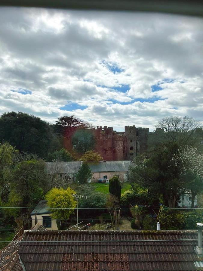 Dylan Thomas Sea View Bed and Breakfast Laugharne Buitenkant foto