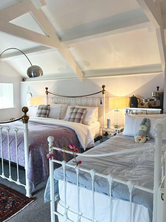 Dylan Thomas Sea View Bed and Breakfast Laugharne Buitenkant foto