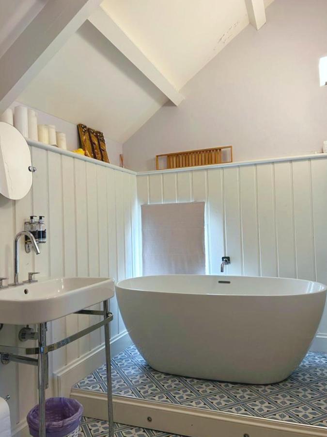 Dylan Thomas Sea View Bed and Breakfast Laugharne Buitenkant foto